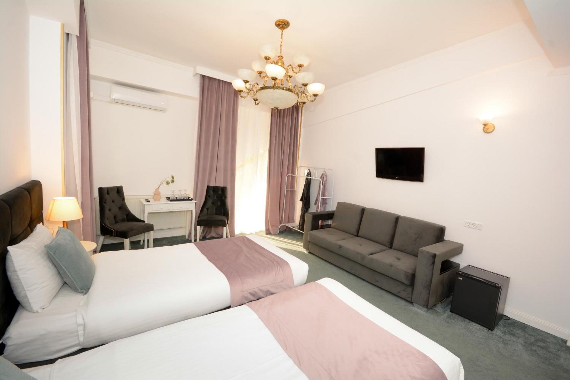 Hotel Andre'S Craiova Exteriör bild