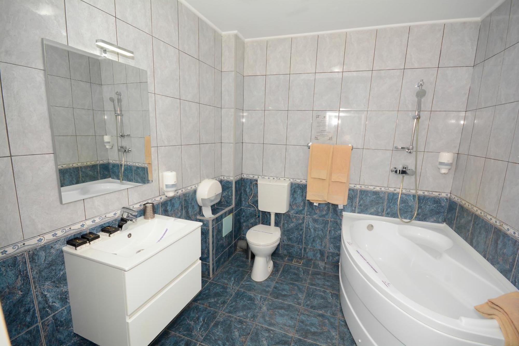 Hotel Andre'S Craiova Exteriör bild