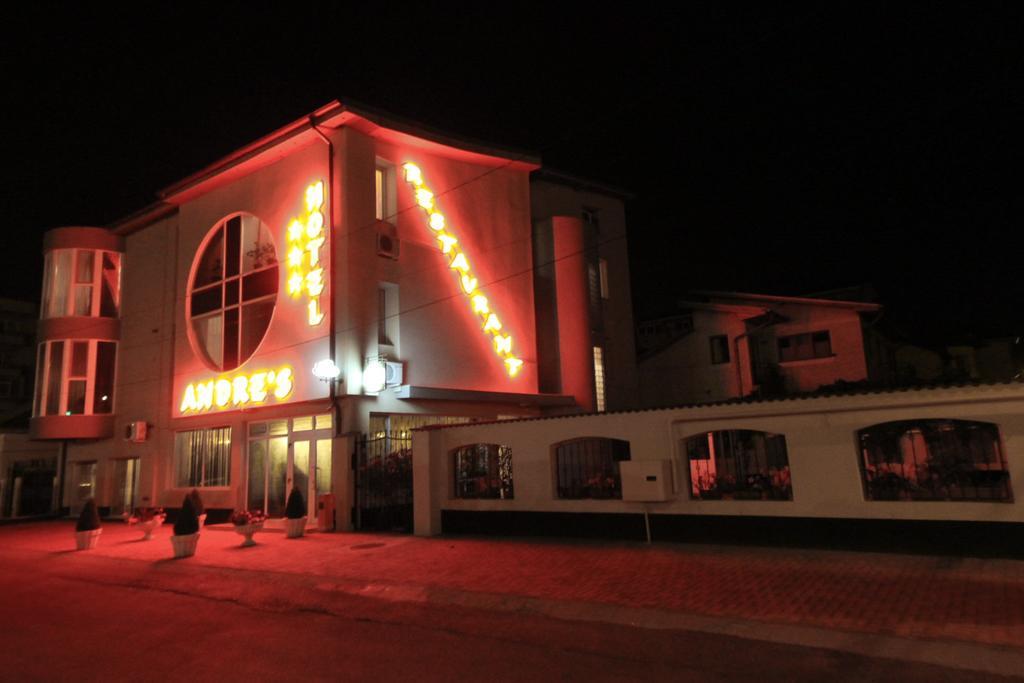 Hotel Andre'S Craiova Exteriör bild