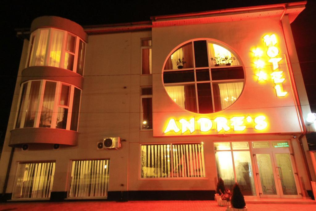 Hotel Andre'S Craiova Exteriör bild